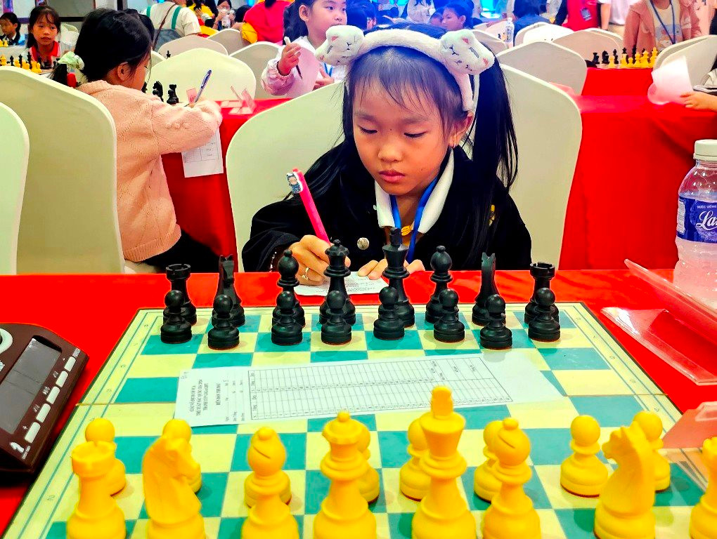 “孩子”棋手平顺荣获全国青少年国际象棋优秀奖铜牌