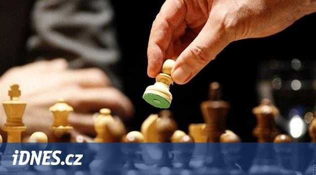 一名女国际象棋棋手在达吉斯坦举行的一场比赛中毒害了她的对手。她把水银倒在棋盘上